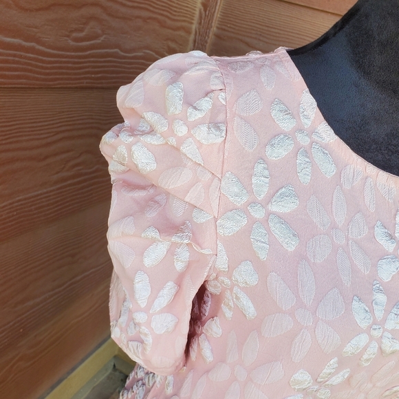 TCEC Light Pink Floral Textured Women's Bubble Sleeve Blouse Size Small NWOT - Picture 7 of 13